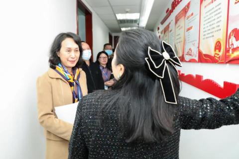 罗湖区人大常委副主任谭会茹一行莅临c7娱乐调研