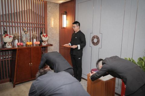 罗湖区委统战部副部长、工商联党组书记叶志伟一行到c7娱乐调研